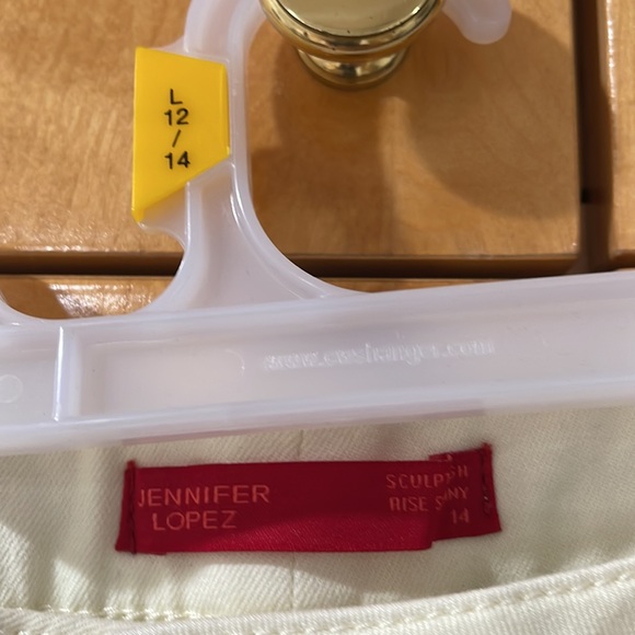 New Size 14 Jennifer Lopez High Rise Skinny cream jeans 62% cotton!!🍀🍀 - Picture 5 of 9